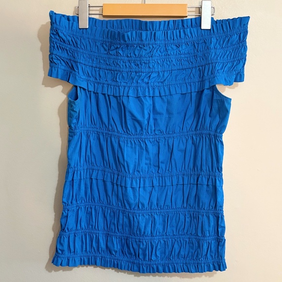 3/$10⚡️Joe Fresh Blue Smocked Ruffled 100% Cotton Off the Shoulder Top - Picture 2 of 13
